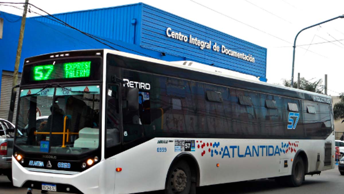 La línea 57 redujo un 30% sus servicios